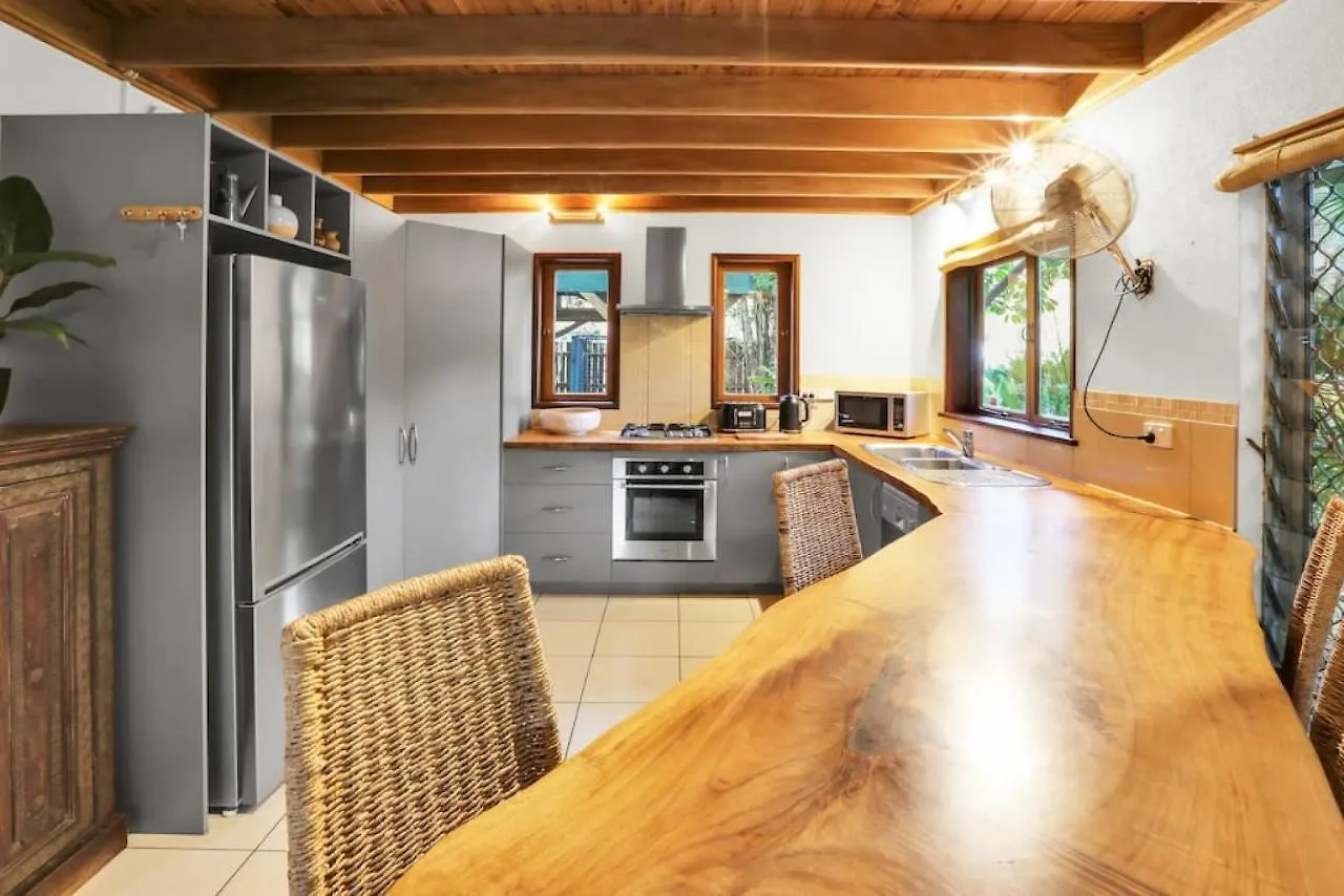 Holiday home Serendipity Cottage Holloways Beach Australia