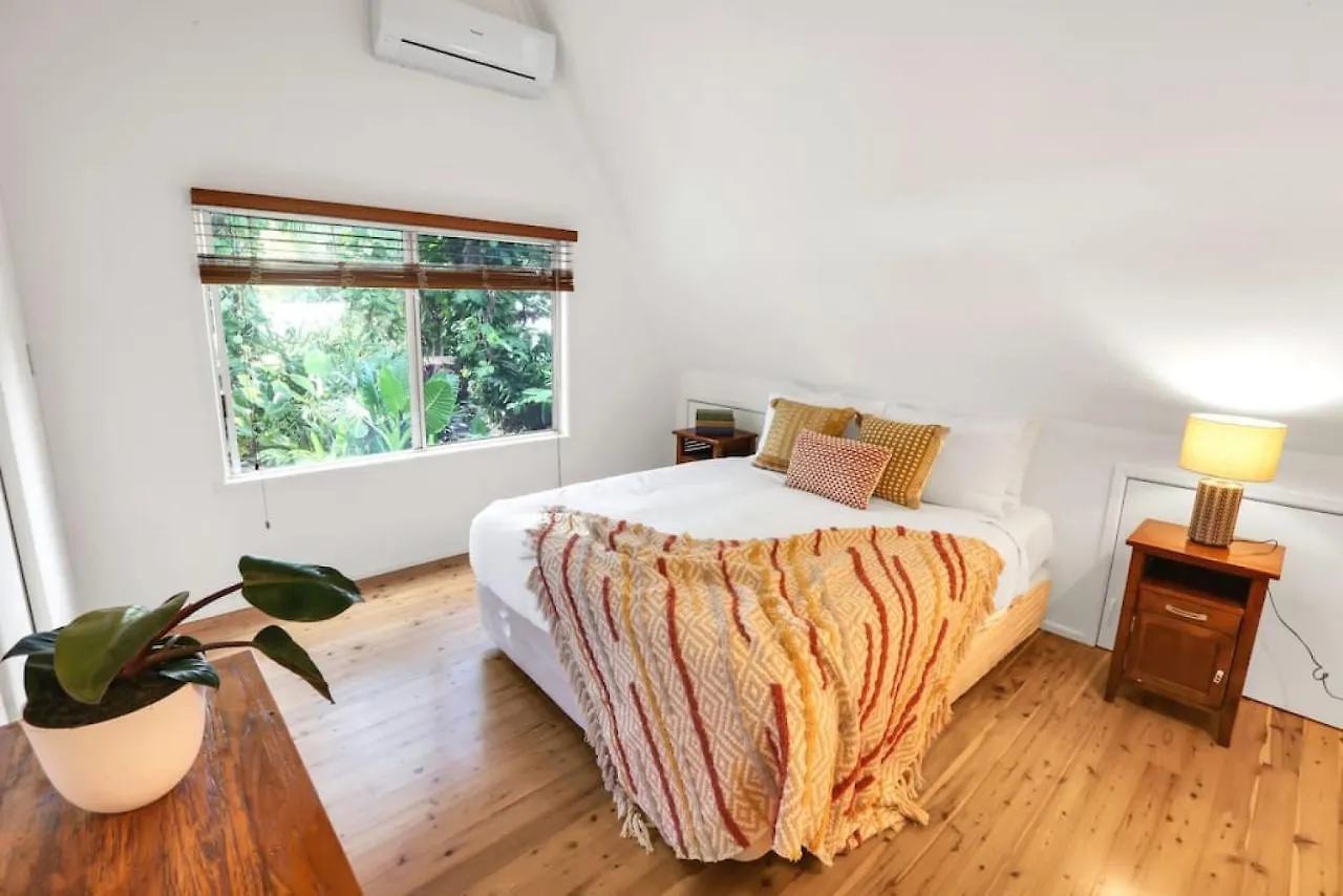 Serendipity Cottage Holloways Beach 0*,