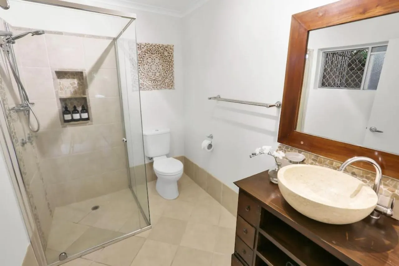 Serendipity Cottage Holloways Beach Holiday home